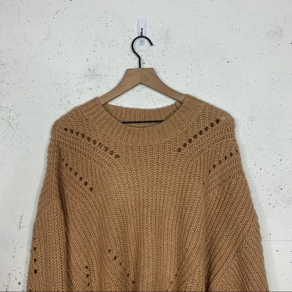 Elizabeth and James Oversize Shimmer Cropped Sweater Size XL - Picture 2 of 9